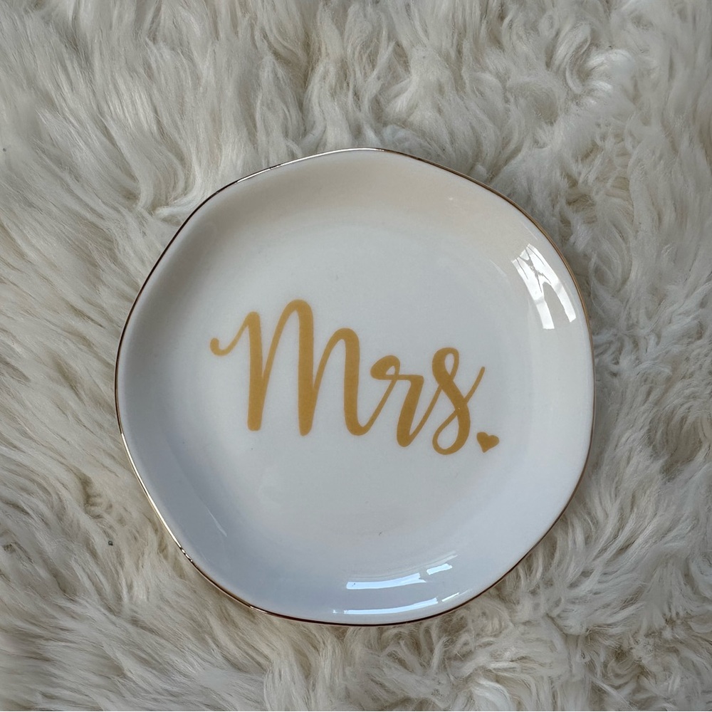 Chic Gold 'Mrs.' Plate